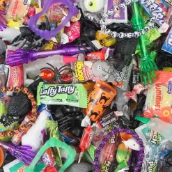 Halloween Treats Candy and Toy Assortment (500 PACK)
