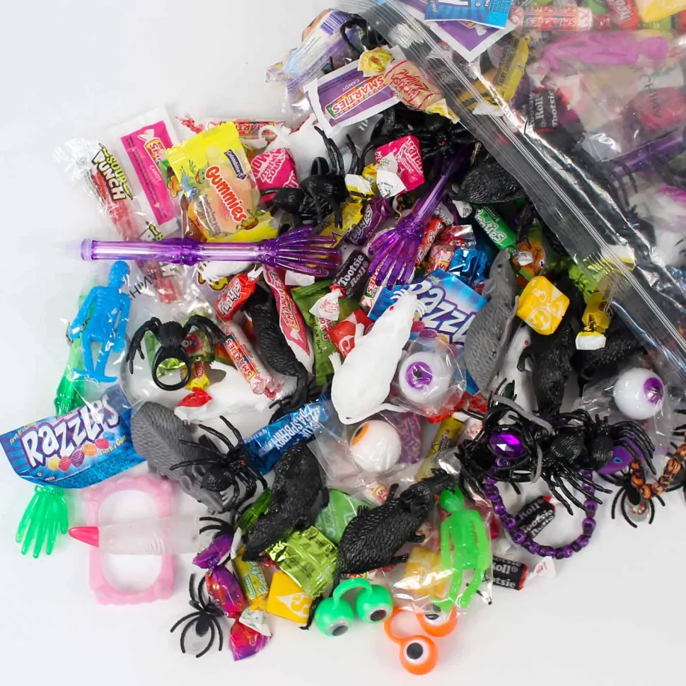 Halloween Treats Candy and Toy Assortment (500 PACK)
